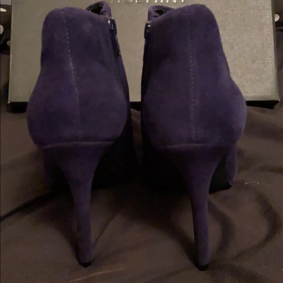 Brand new navy ankle heeled bootie - Picture 4 of 5